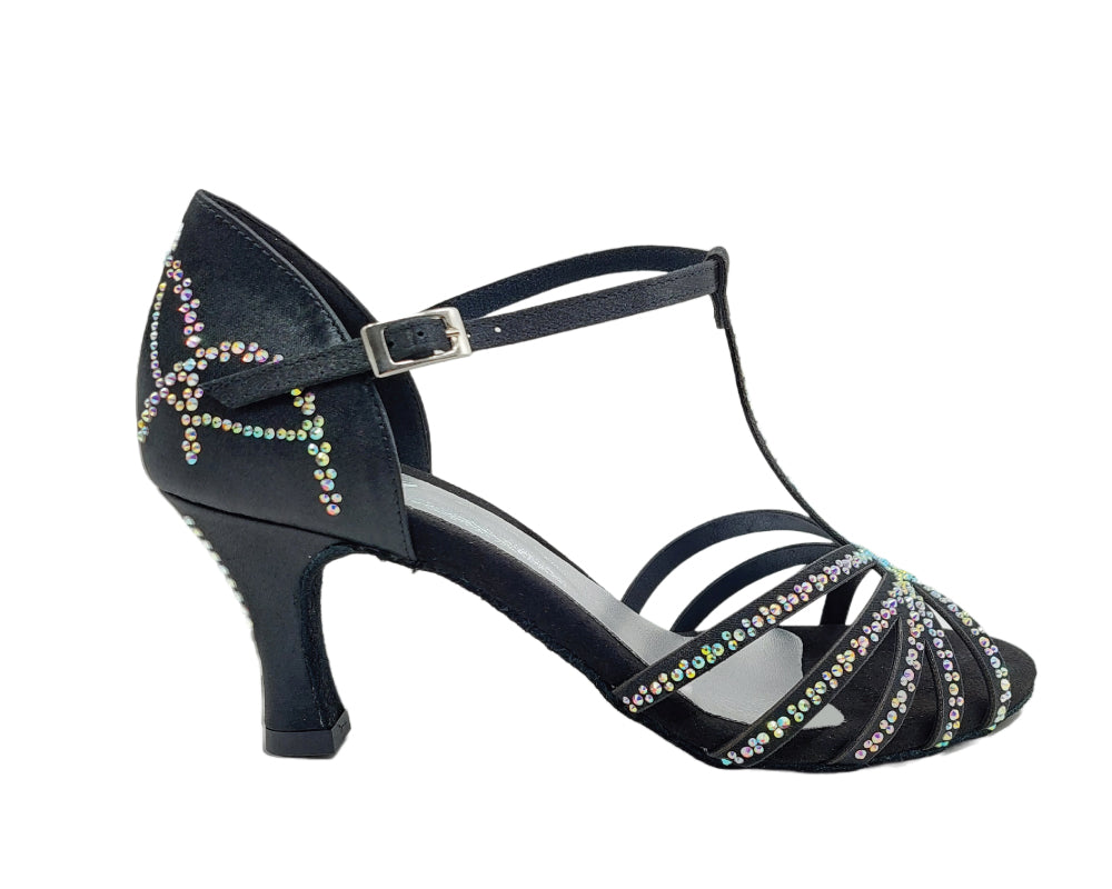 Lidmags L9 Tanzschuhe aus schwarzem Satin-Strass mit Glitzerverzierungen und einem Knöchelriemen.